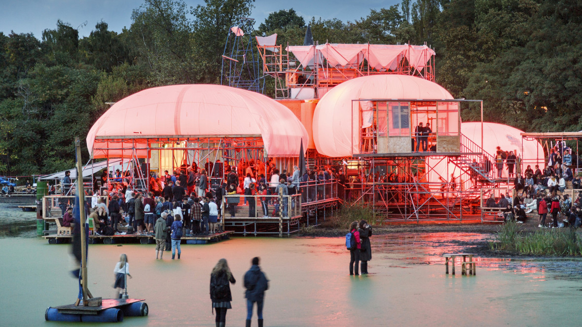 Neuartige Aktions- und Begegnungsräume, so wie hier die Floating in Berlin, verbinden Kunst mit Nachhaltigkeit.